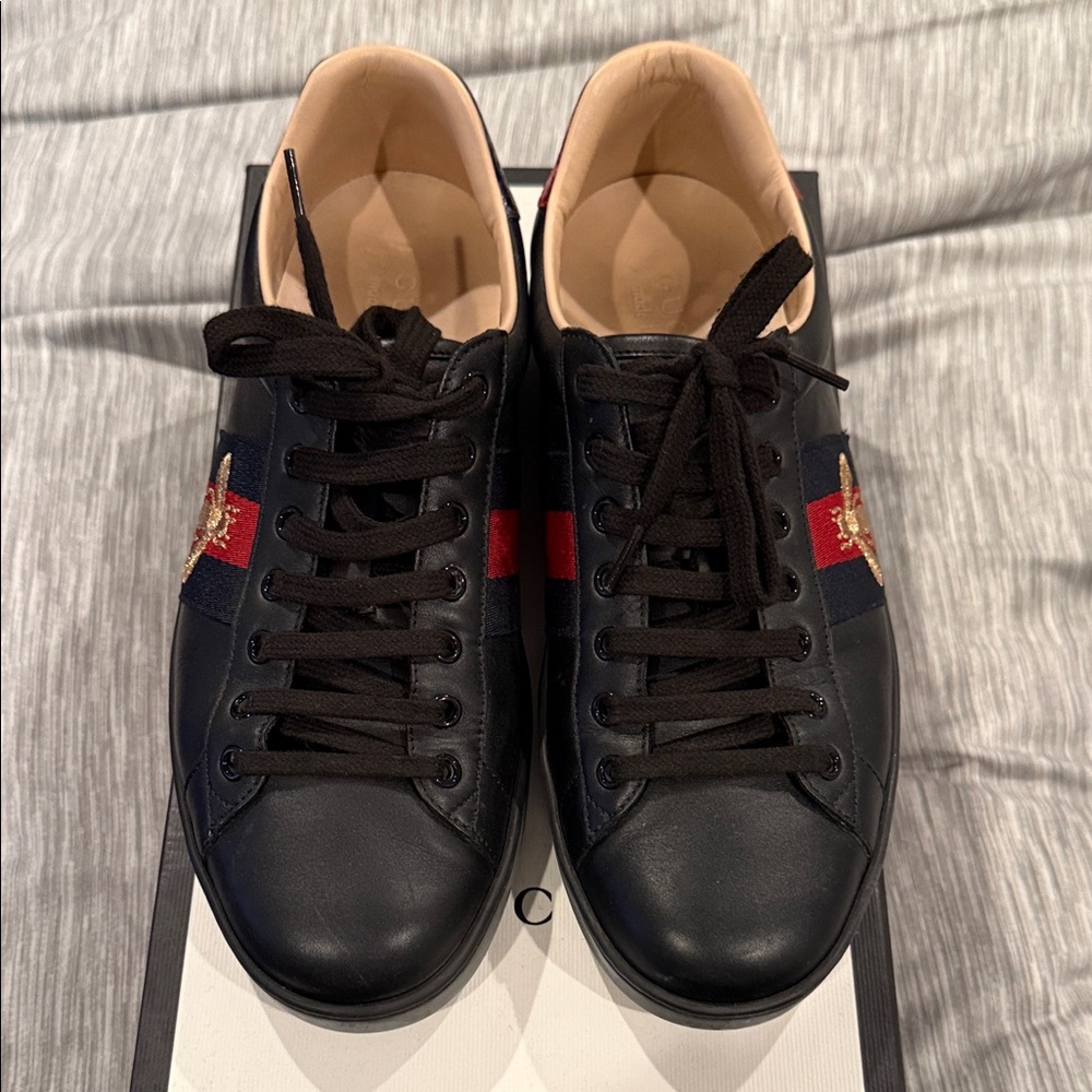 Men's Gucci Black Leather Sneakers with Red Stripe